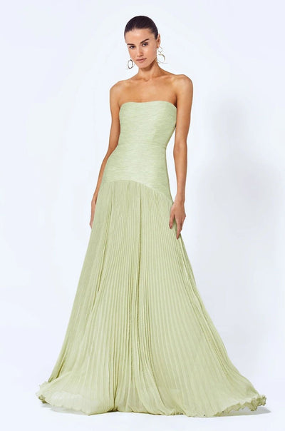 Vestido Largo Strapless con Falda Plisada – Verde Suave