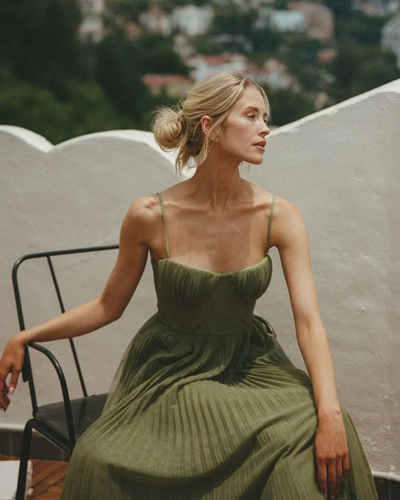 Vestido Midi Verde Plisado con Tirantes Finos