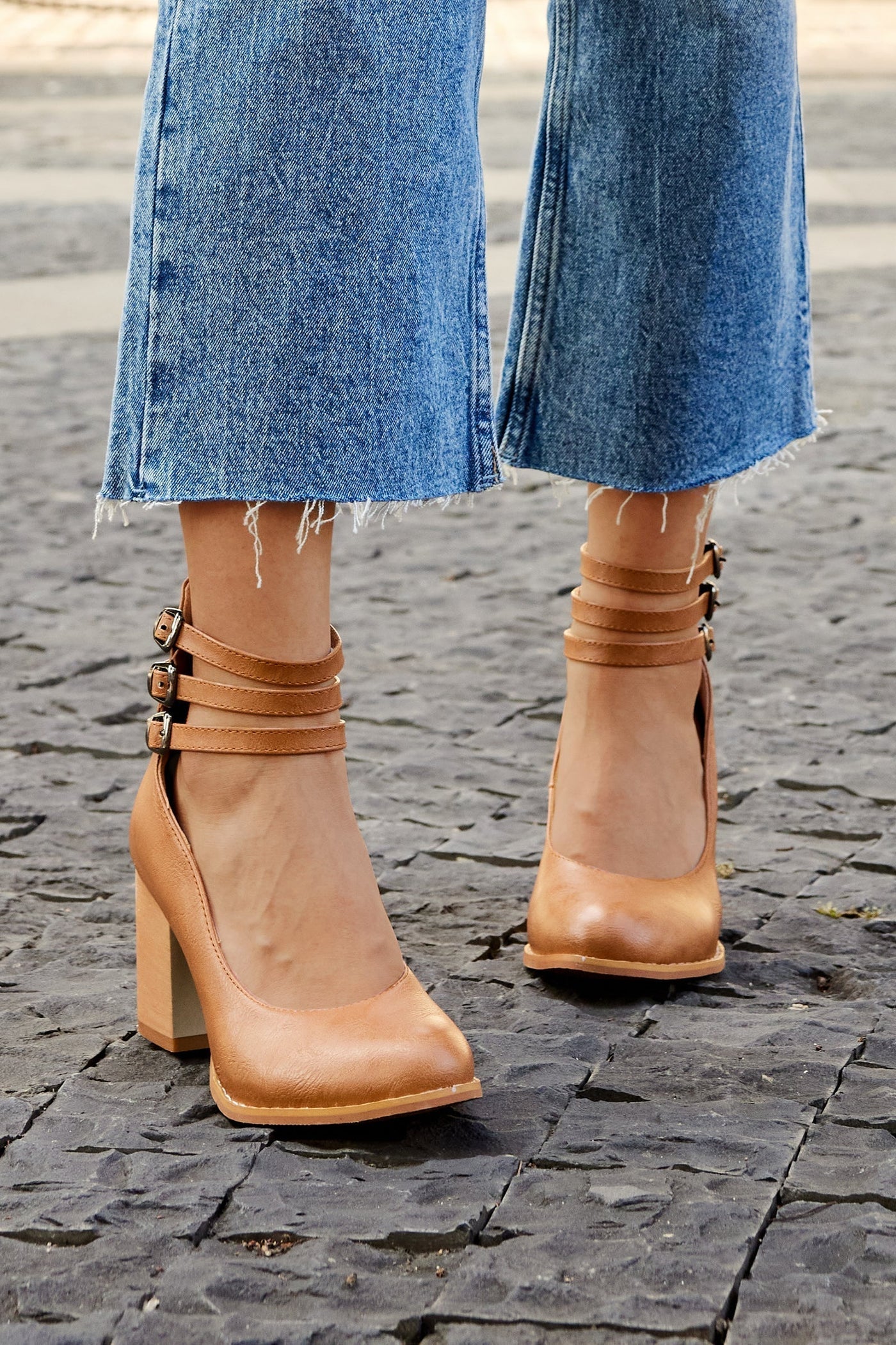 Zapatos de mujer – Tacón ancho con tiras elegantes