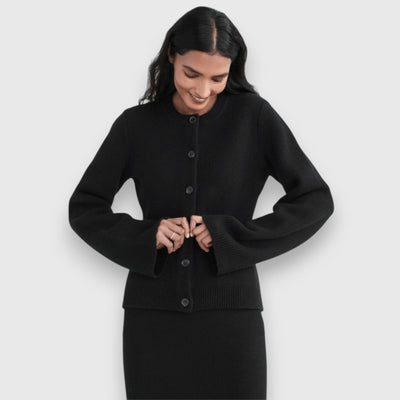 Cárdigan “Nadine” – Elegancia suave y atemporal