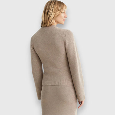 Cárdigan “Nadine” – Elegancia suave y atemporal