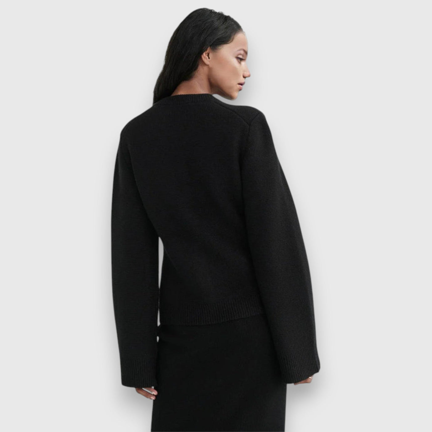 Cárdigan “Nadine” – Elegancia suave y atemporal