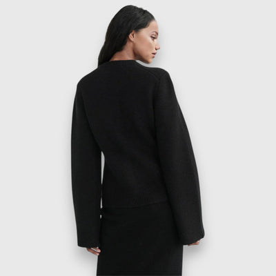 Cárdigan “Nadine” – Elegancia suave y atemporal