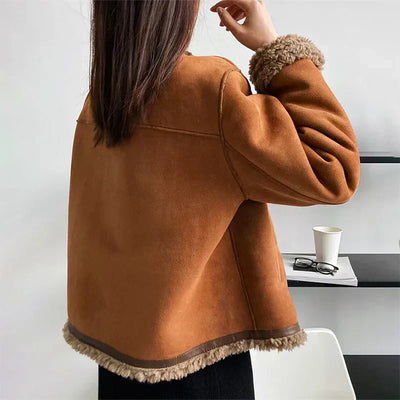 Chaqueta de mujer – Elegancia cálida con toque artesanal