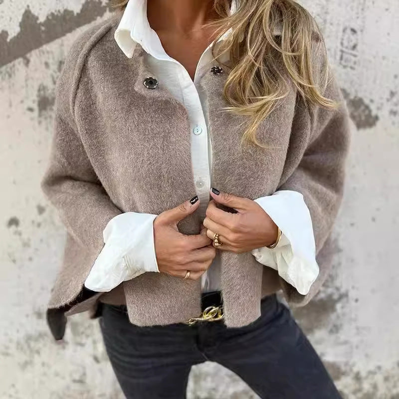 Chaqueta de mujer – Elegancia suave con espíritu madrileño