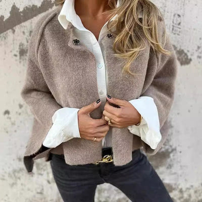 Chaqueta de mujer – Elegancia suave con espíritu madrileño